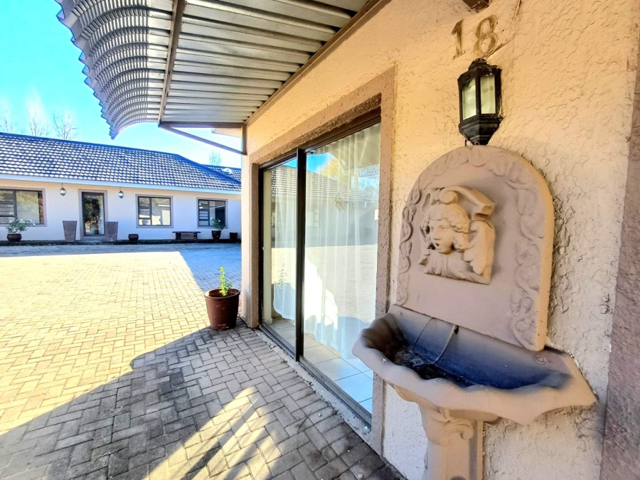 8 Bedroom Property for Sale in Noordhoek Free State